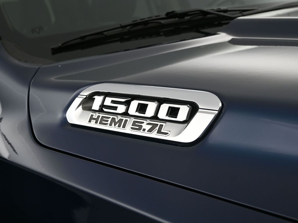 2019 Ram 1500 Laramie Crew Cab 4x4 5'7" Box