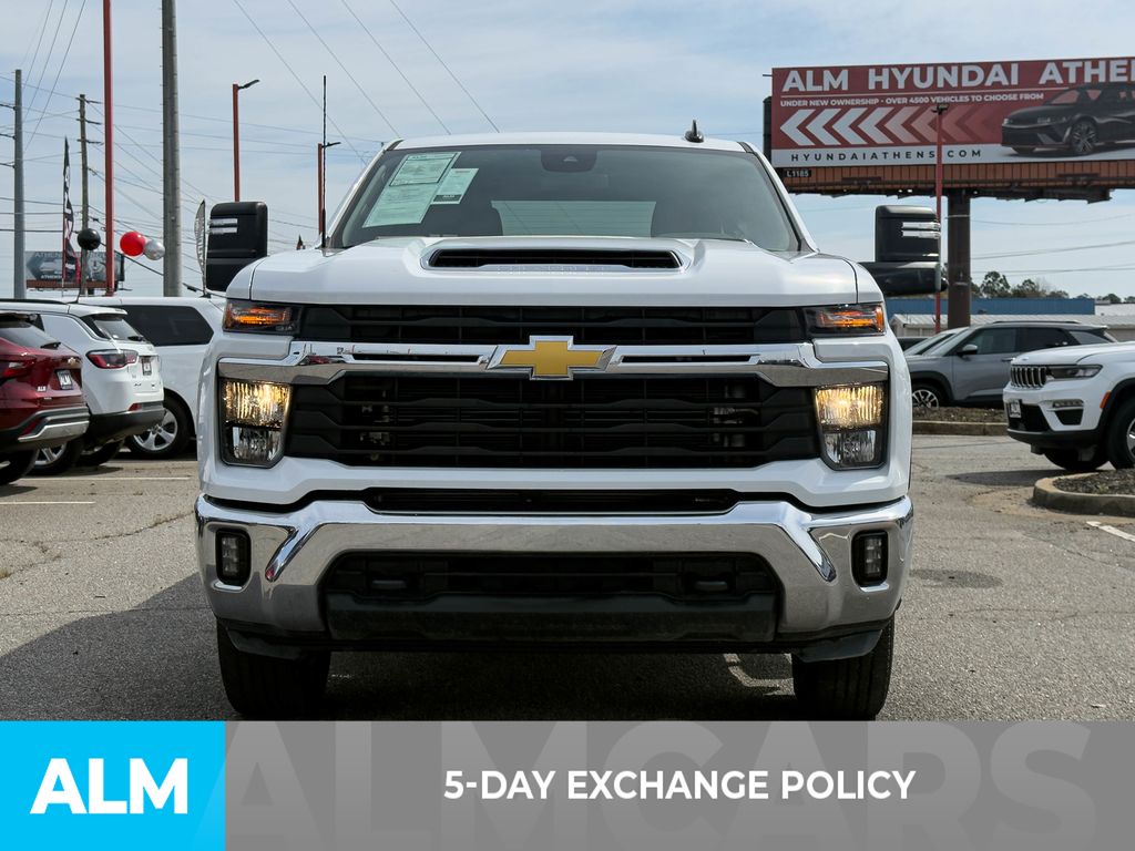 Used 2025 Summit White Chevrolet LT image 3