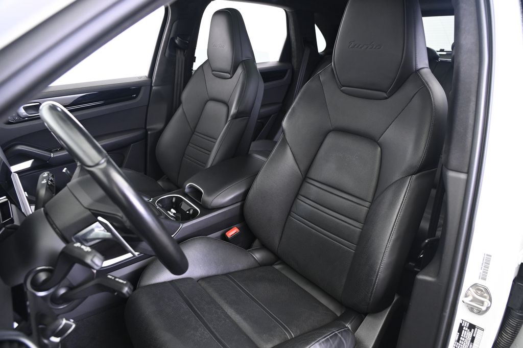 Thumbnail: 2023 Porsche Cayenne - 30