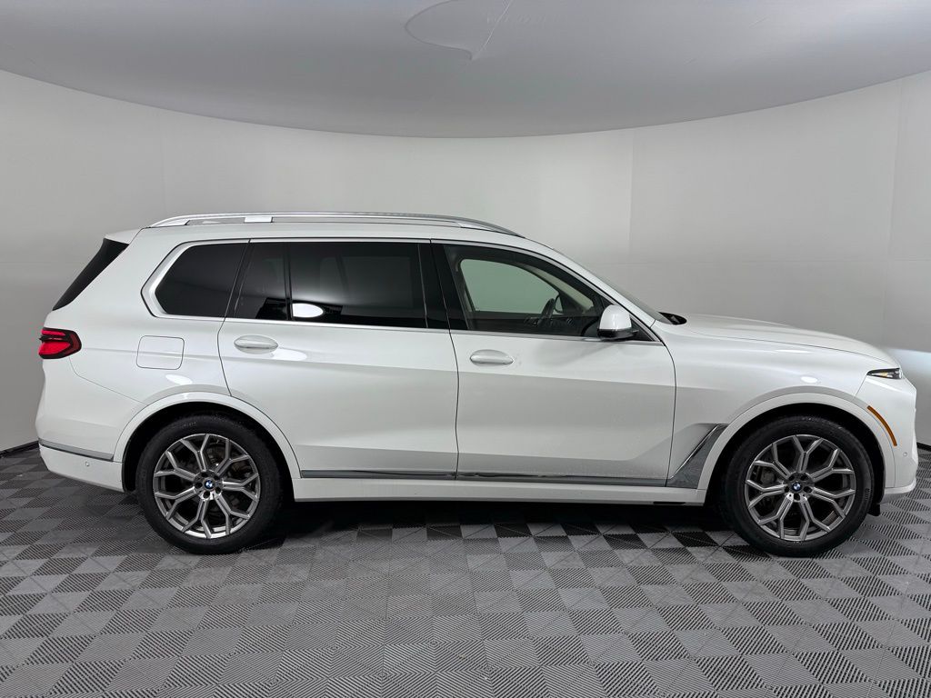 Thumbnail: 2024 BMW X7 - 4