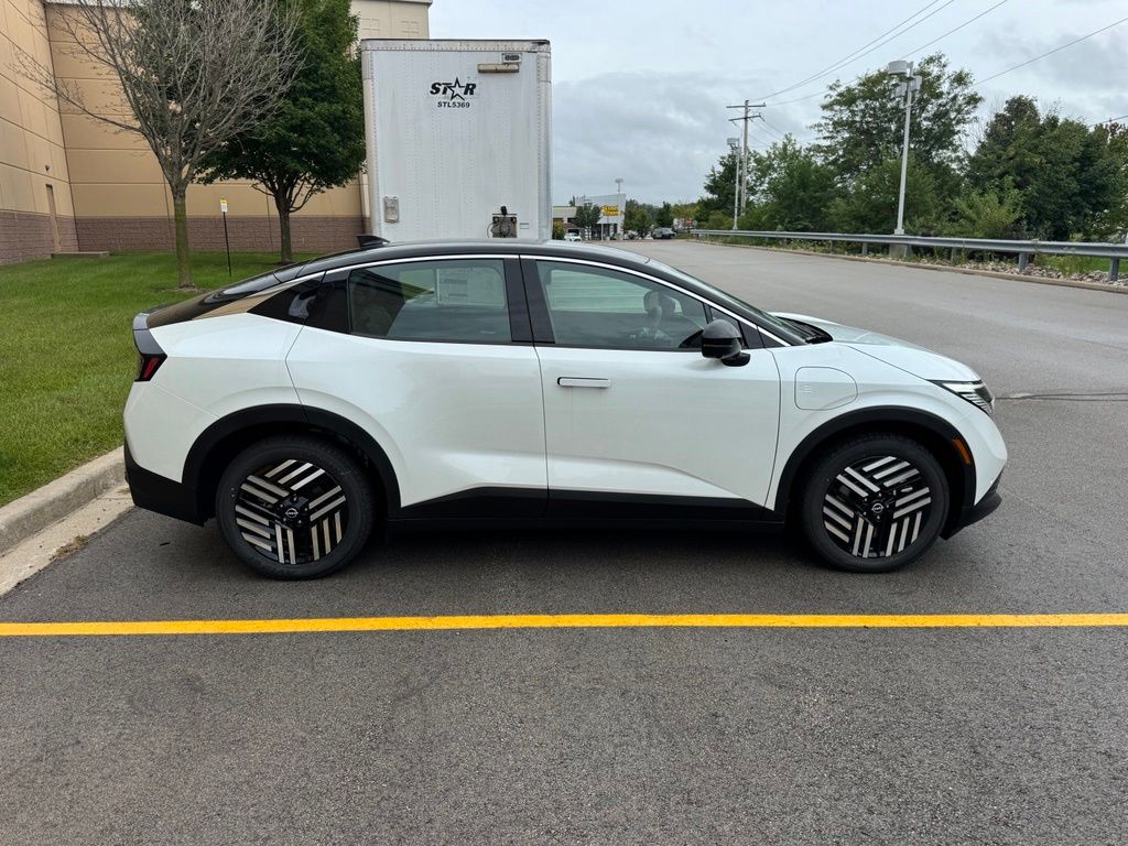 New 2026 Everest White Pearl TriCoat / Super Black Two-tone Nissan SV+ image 3