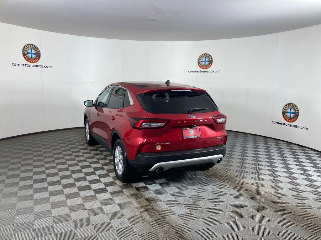 Used 2023 Red Ford Active image 21