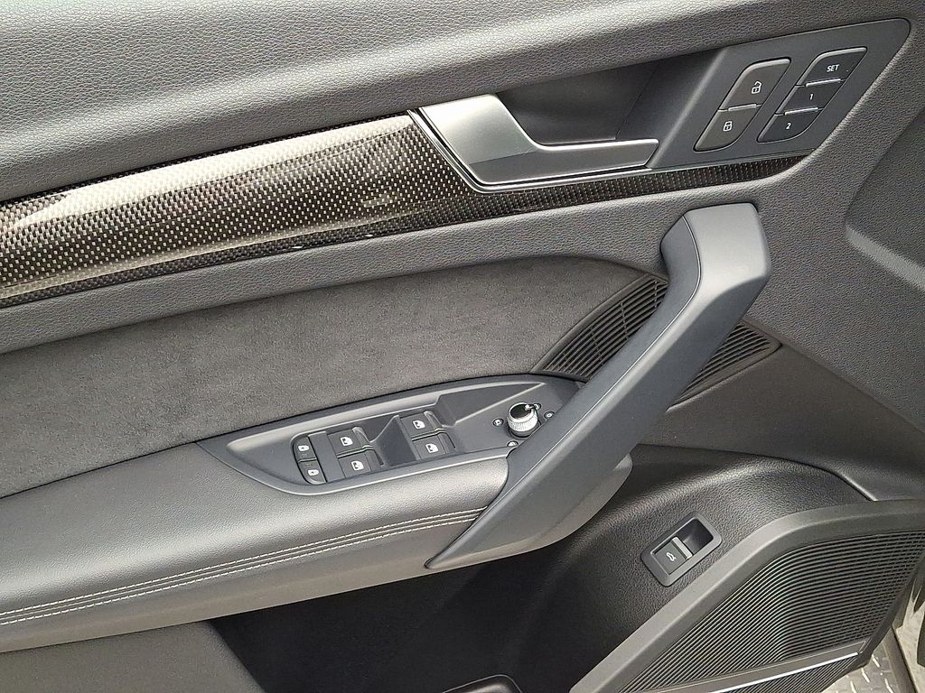 Thumbnail: 2023 Audi SQ5 - 12