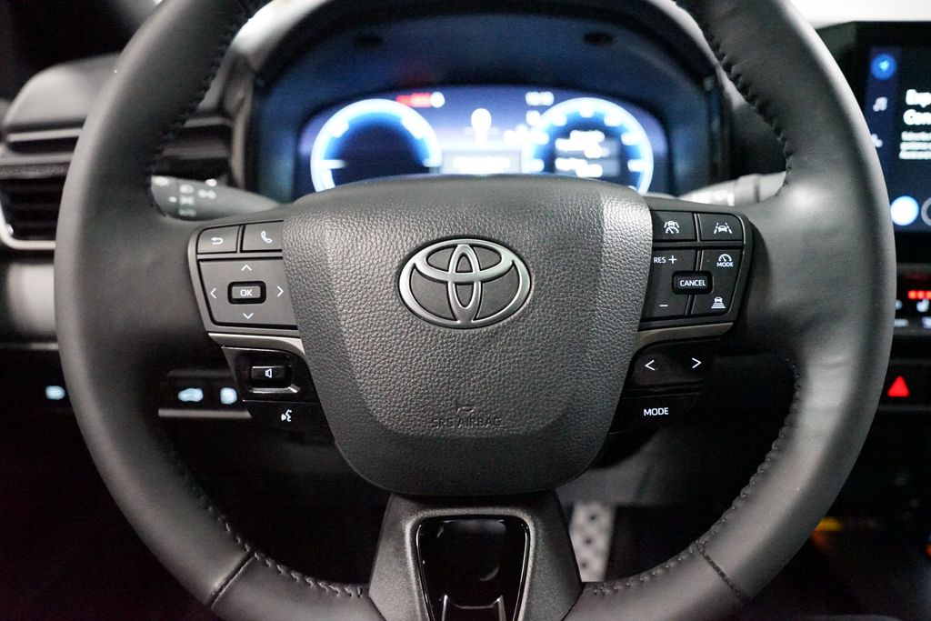 Thumbnail: 2025 Toyota Camry - 12