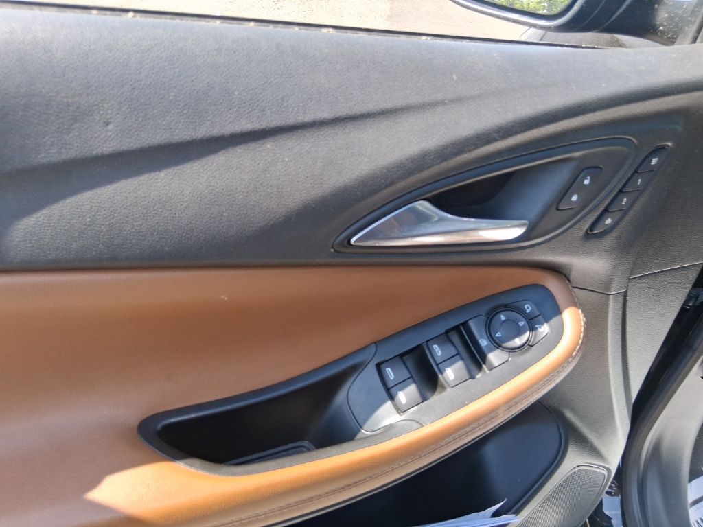 Used 2021 Black Buick Essence image 8