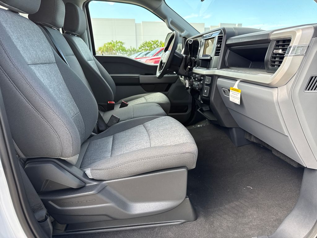 2027 Ford Super Duty F-250 SRW 4X4 Truck