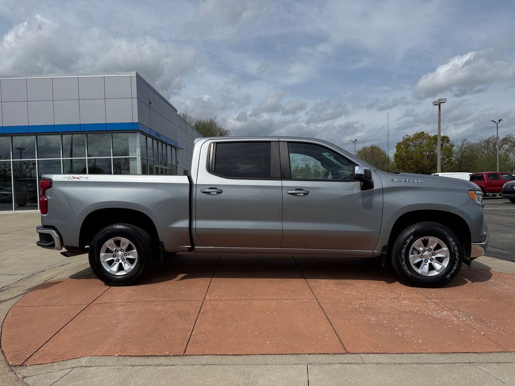 View vehicle photo 7