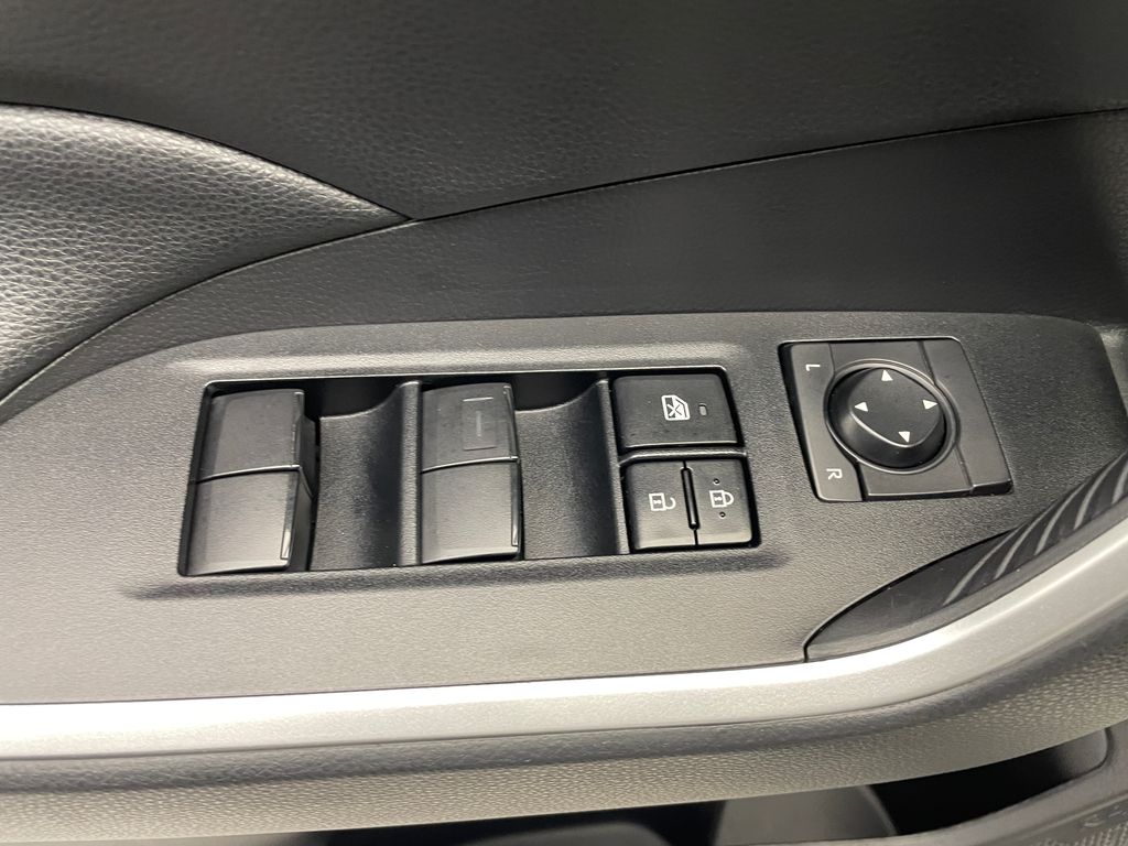 2020 Toyota RAV4 XLE 10
