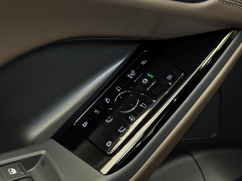 2025 Audi e-tron Premium 31