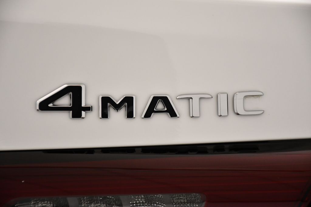 2025 Mercedes-Benz GLC 300 10