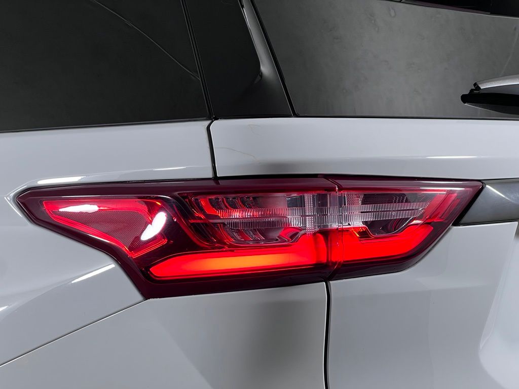 Used 2020 White Chevrolet Premier image 16