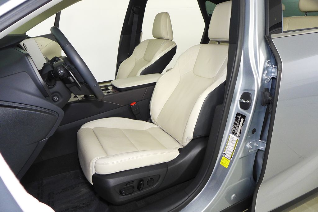 Thumbnail: 2023 Lexus RX - 22