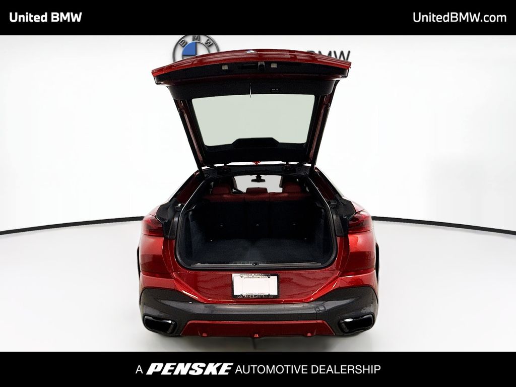 Thumbnail: 2022 BMW X6 - 14