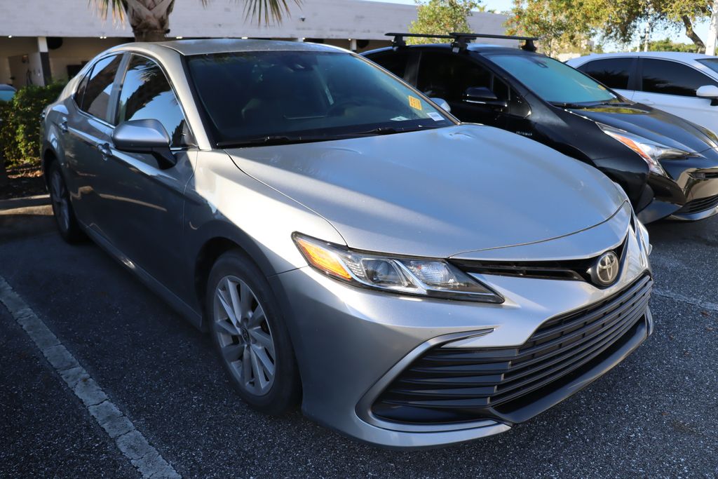 2022 Toyota Camry LE 6