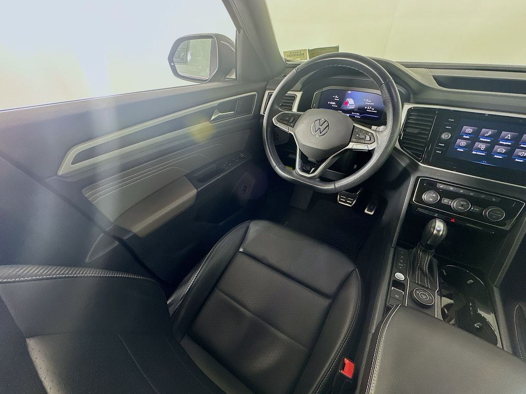 Used 2022 Gray Volkswagen 3.6L V6 SEL R-Line image 9