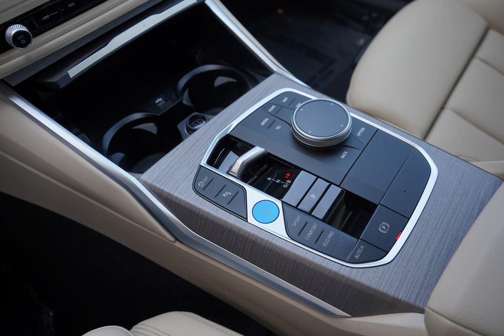 2025 BMW i4 xDrive40 18