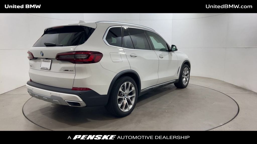 Thumbnail: 2021 BMW X5 - 8
