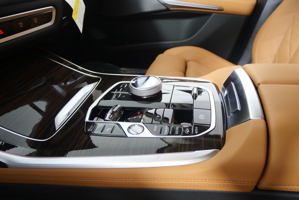 Thumbnail: 2026 BMW X7 - 24