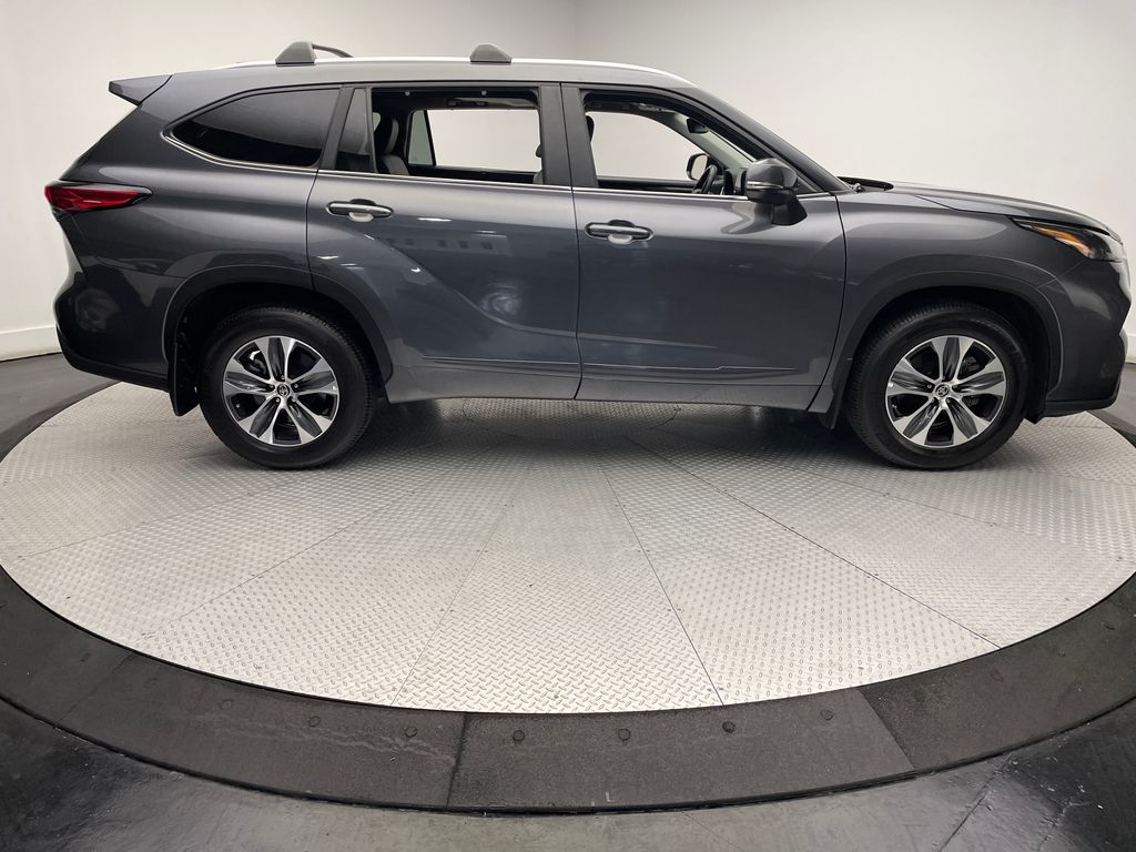 2023 Toyota Highlander XLE 4