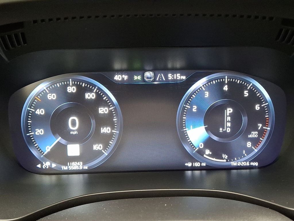 Thumbnail: 2018 Volvo XC60 - 21