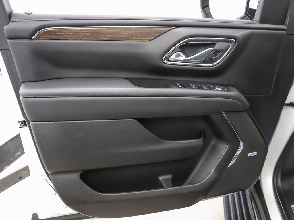 Thumbnail: 2024 Chevrolet Suburban - 9