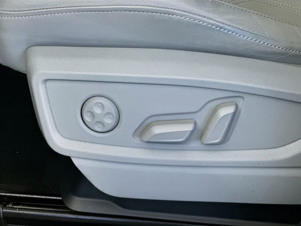 AudiQ523