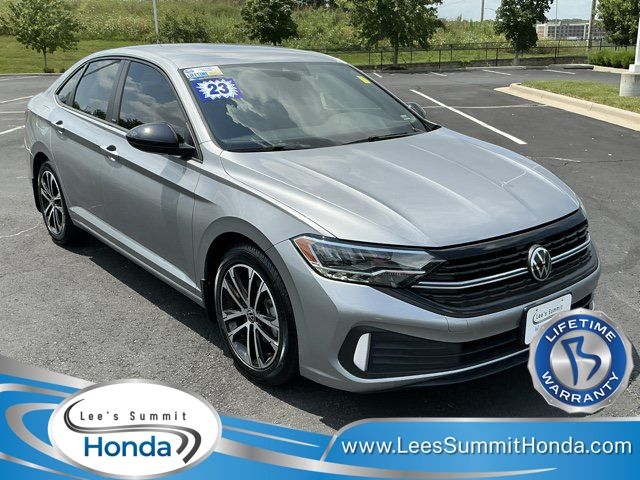 Pyrite Silver Metallic 2023 Volkswagen Jetta Sedan Front-Wheel Drive 8-Speed Automatic