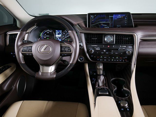 Used 2019 White Lexus 450h image 12