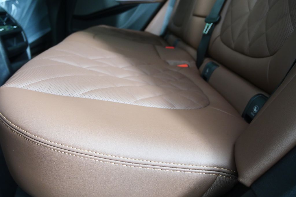 Thumbnail: 2026 BMW X5 - 15