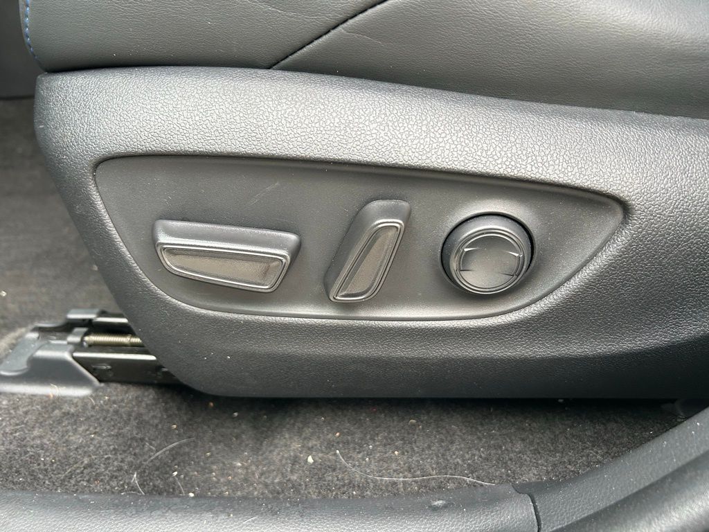 Thumbnail: 2023 Toyota RAV4 - 16