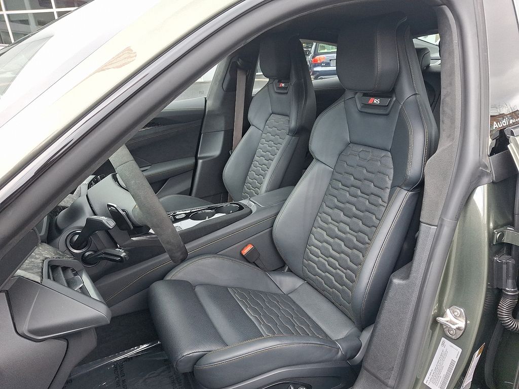 Thumbnail: 2025 Audi RS e-tron GT - 13