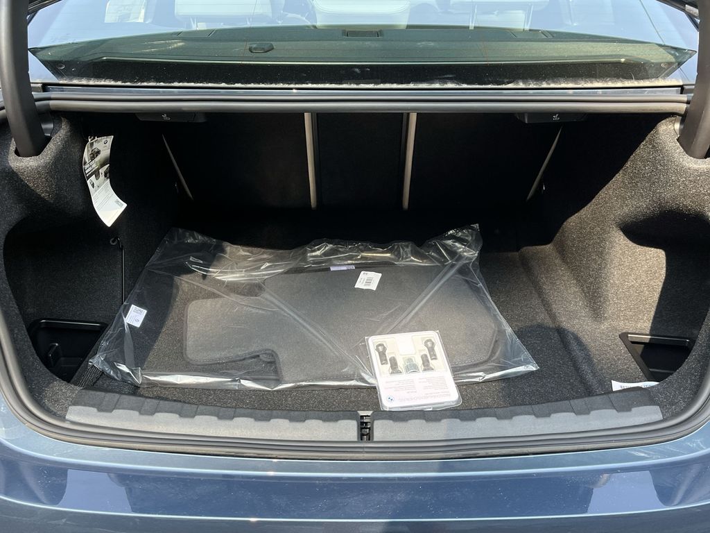 2025 BMW 3 Series 330i xDrive 24