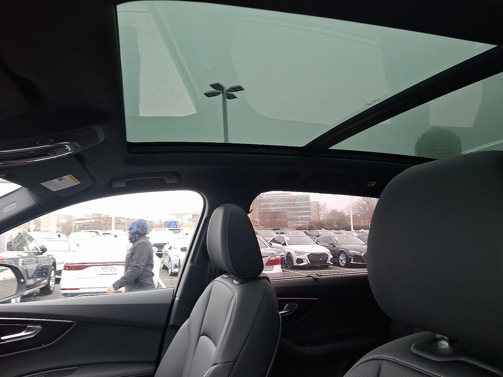 Thumbnail: 2026 Audi Q7 - 11