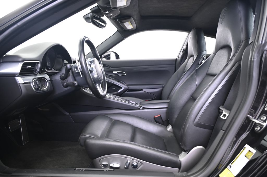 Thumbnail: 2013 Porsche 911 - 25