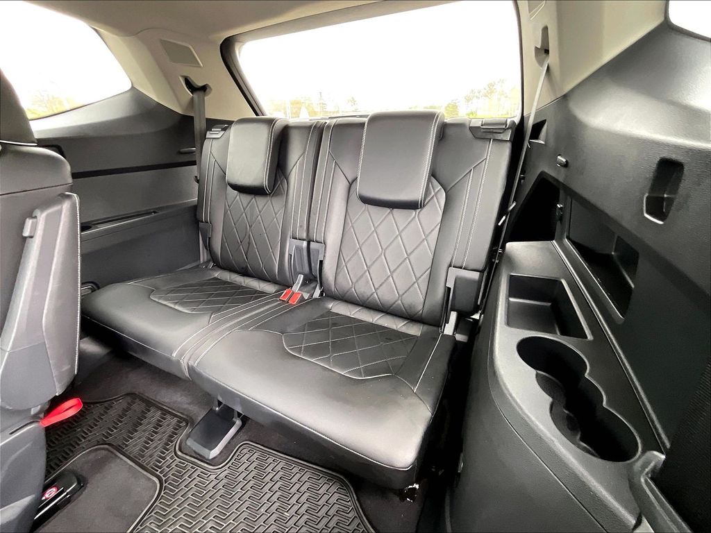 2024 Volkswagen Atlas — photo 16
