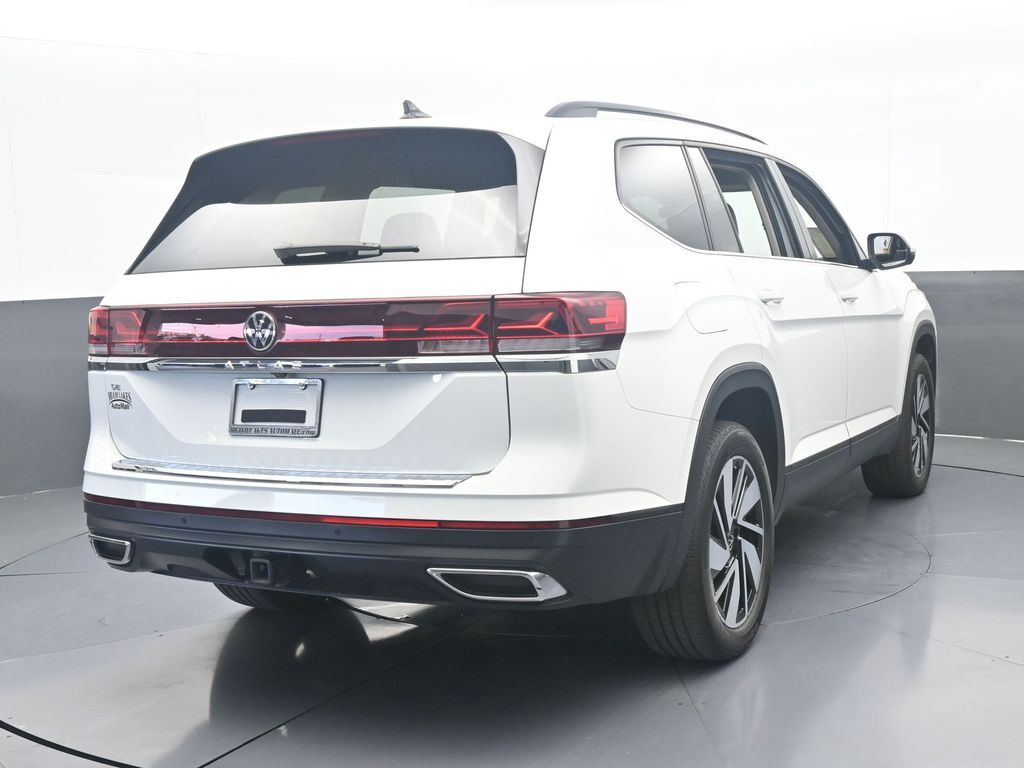 Used 2024 Pure White Volkswagen 2.0T SE w/Technology image 5