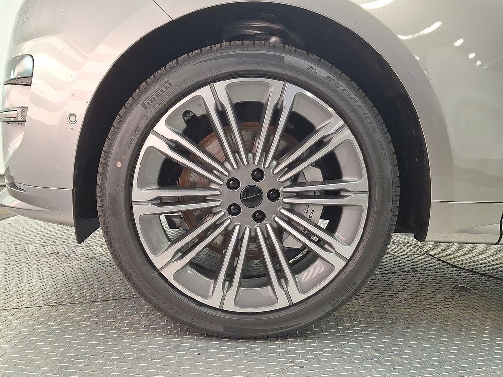 Thumbnail: 2026 Land Rover Range Rover Sport - 5