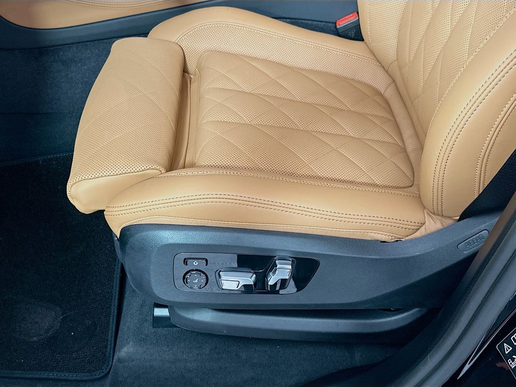 Thumbnail: 2026 BMW X5 - 21