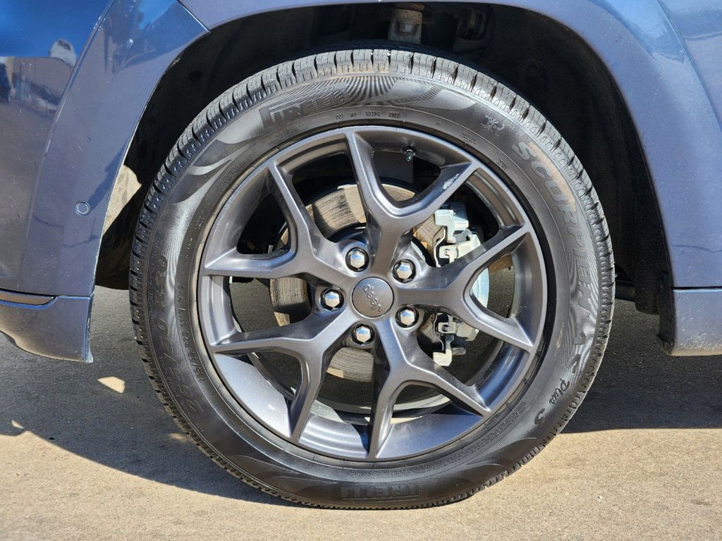 2019 Jeep Grand Cherokee Limited X 11