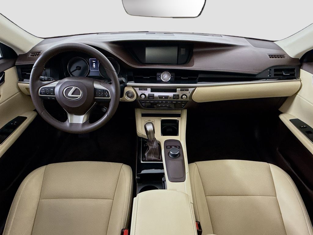 Thumbnail: 2016 Lexus ES - 13