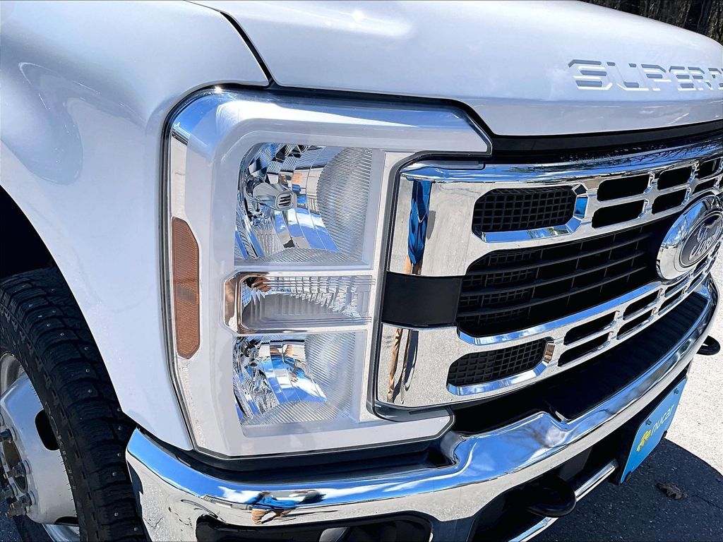 2024 Ford F-350SD — photo 33