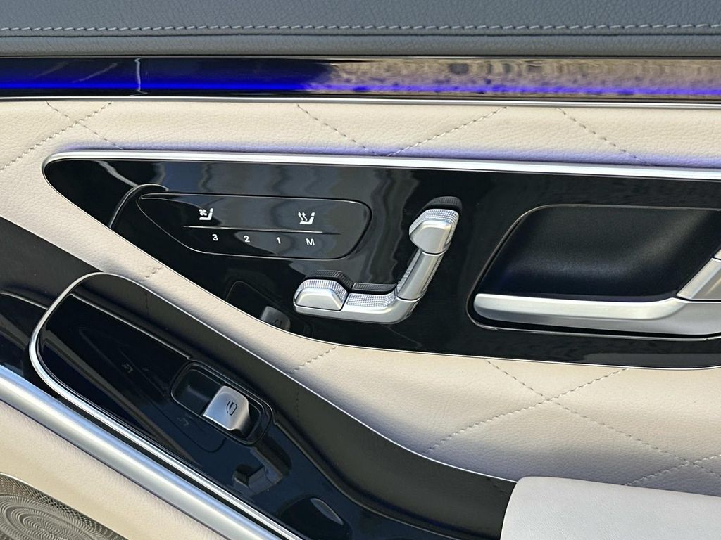 Thumbnail: 2024 Mercedes-Benz S-Class - 20