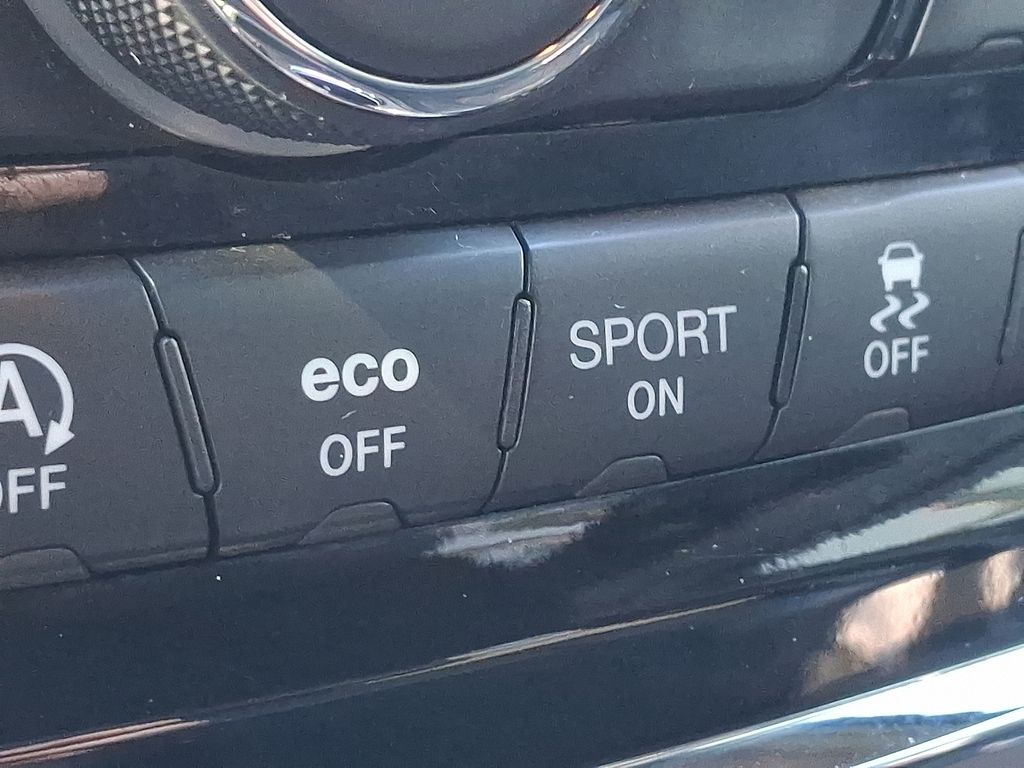 Thumbnail: 2020 Jeep Grand Cherokee - 24