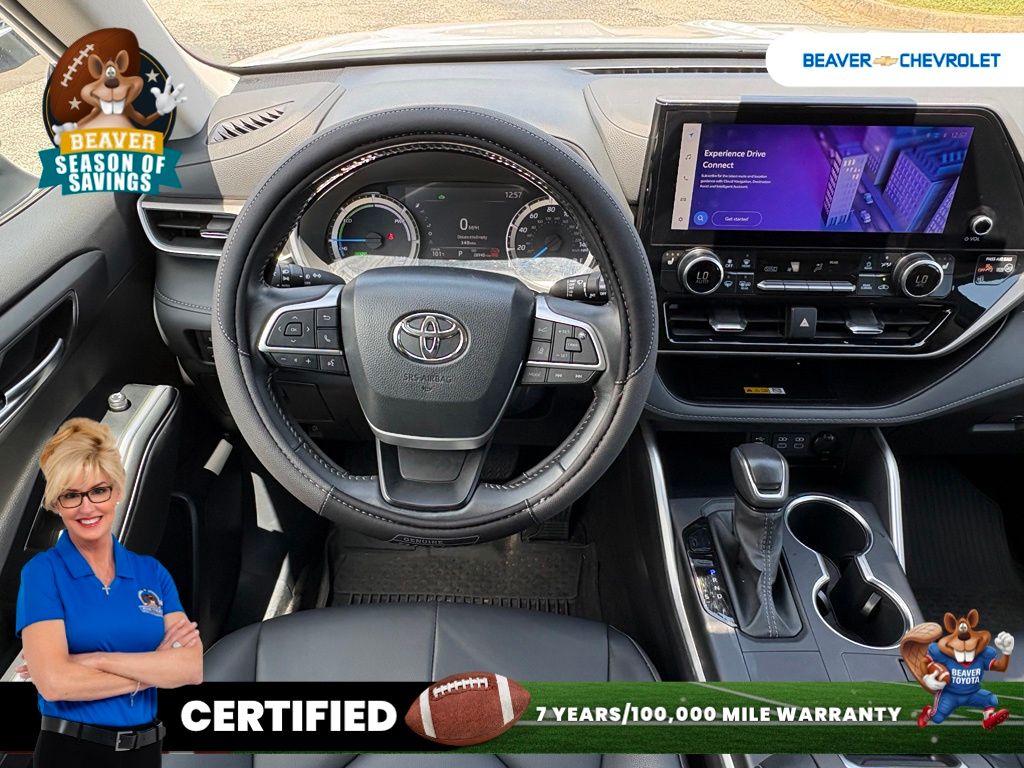 Used 2025 Toyota Highlander Hybrid SUV