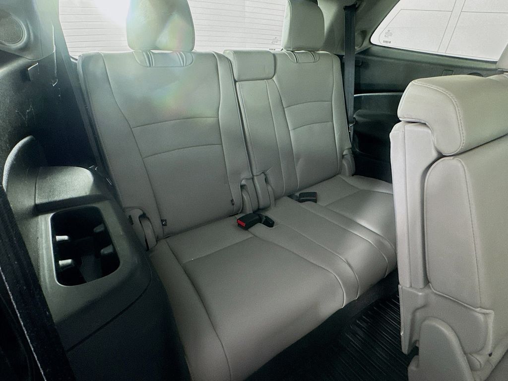 Used Car 2016 Honda Pilot  Touring For Sale Under $12,000 In Austin, Texas