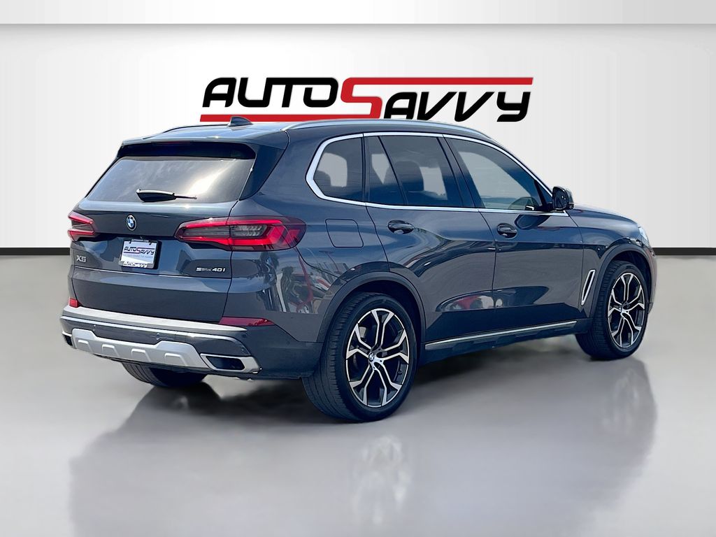 Used 2022 Gray BMW sDrive40i image 7