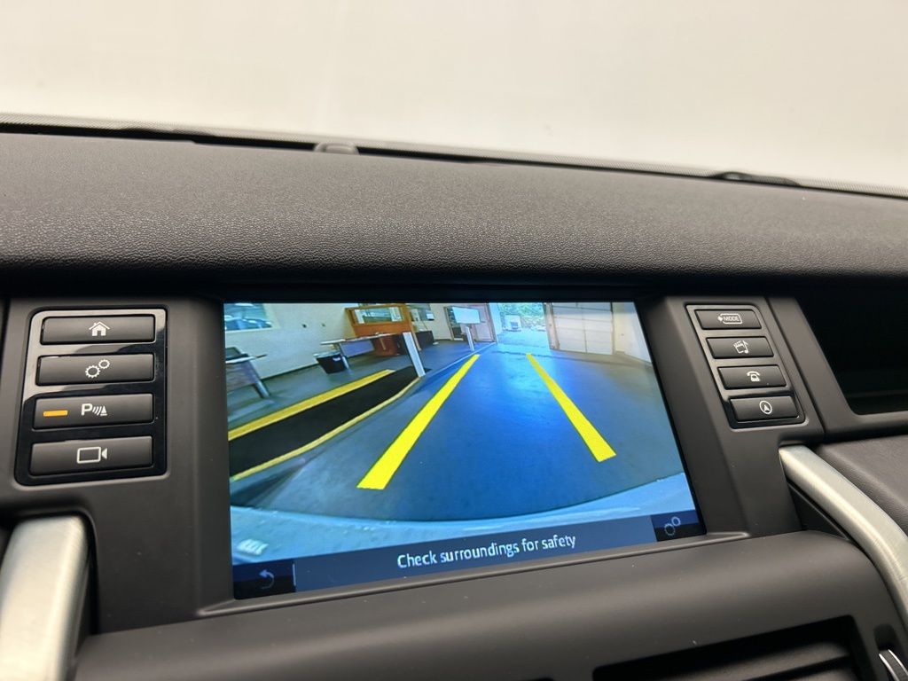 Thumbnail: 2019 Land Rover Discovery Sport - 19
