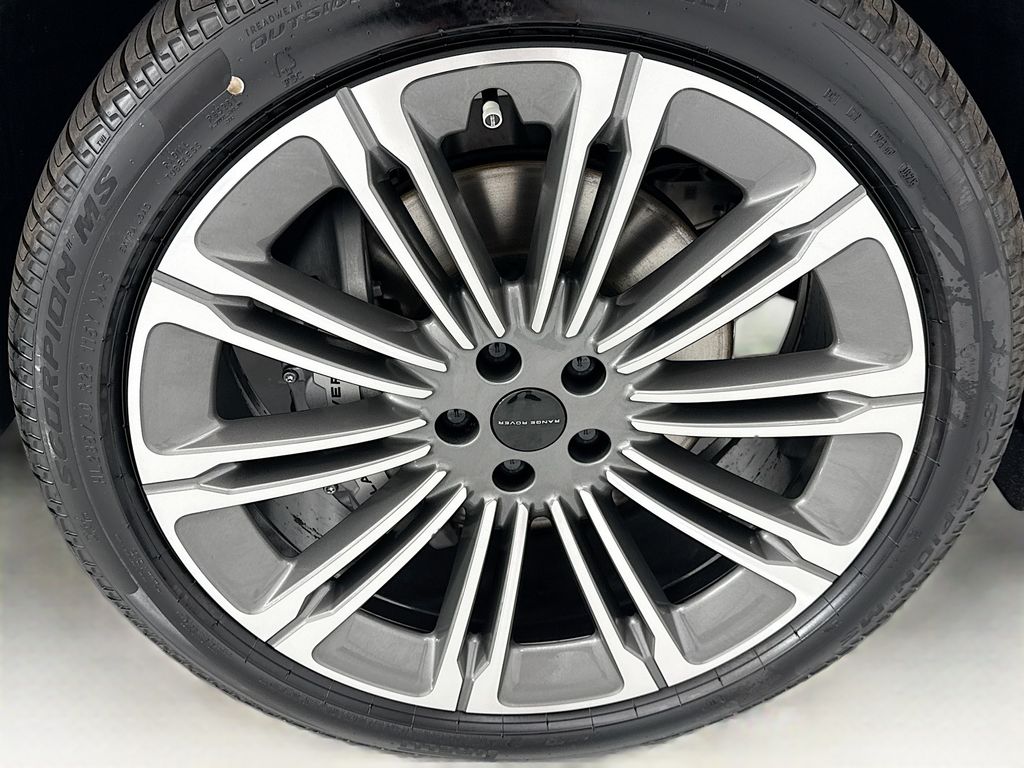 Thumbnail: 2026 Land Rover Range Rover Sport - 31
