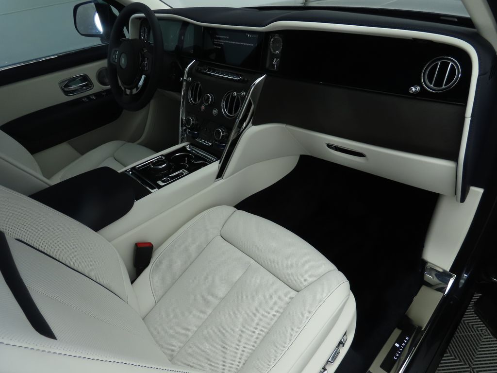 Thumbnail: 2026 Rolls-Royce Cullinan - 19