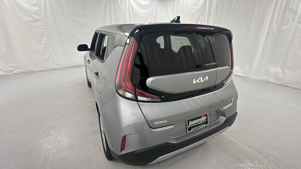 2025 Kia Soul LX photo 2